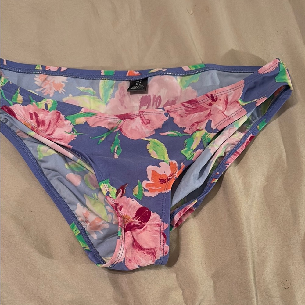 Maternity Swimsuit - Picture 4 of 4